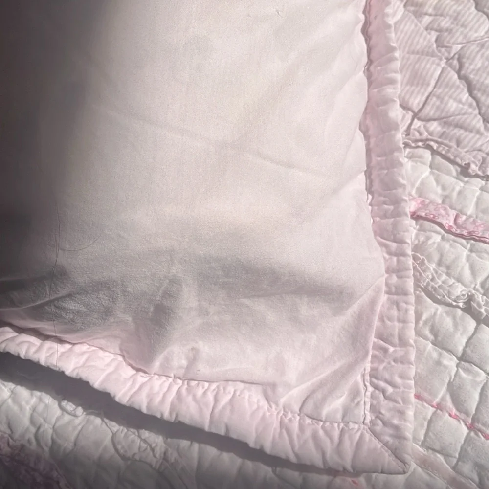 Pink and White Ruffled Quilt - Picture 7 of 7